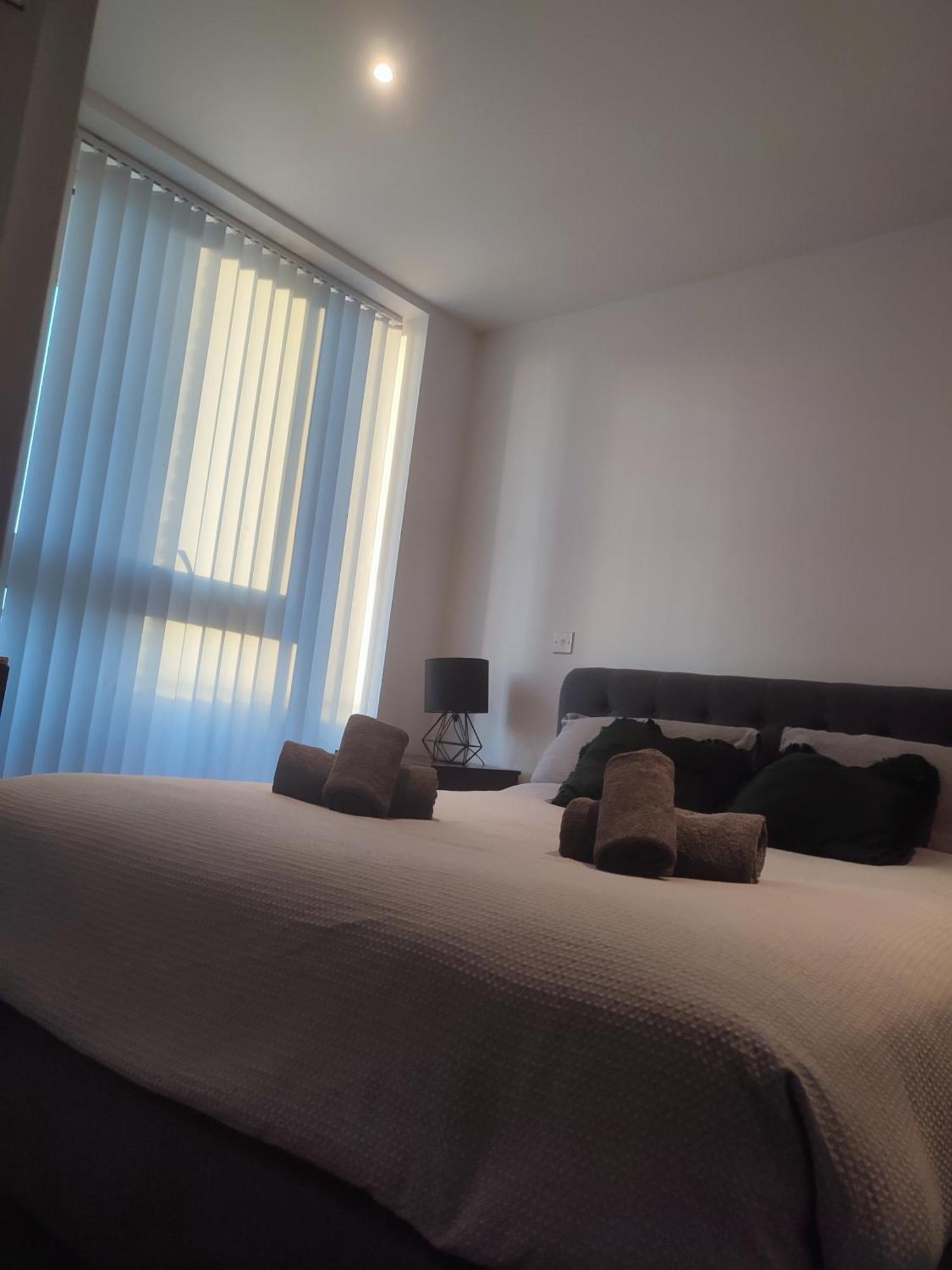 2 Bedroom 2 Bath 1 Ensuite In Roya Asenal Beautiful Views & Parking Londres Exterior foto