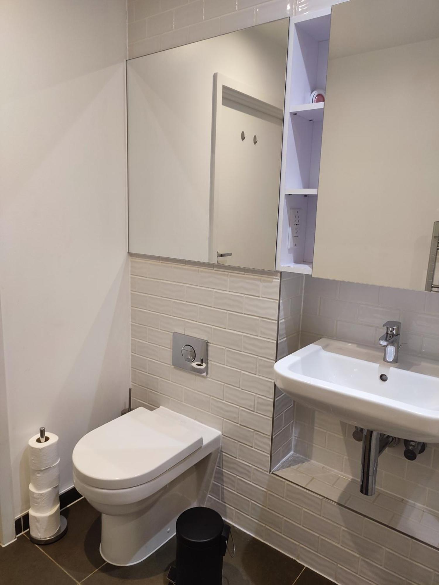 2 Bedroom 2 Bath 1 Ensuite In Roya Asenal Beautiful Views & Parking Londres Exterior foto